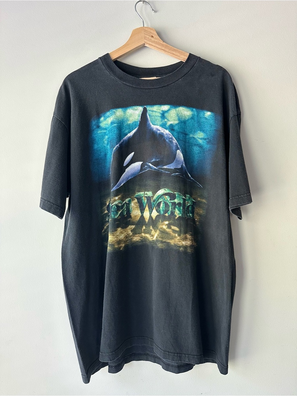 Sea World Whale Graphic Short Sleeve T-Shirt